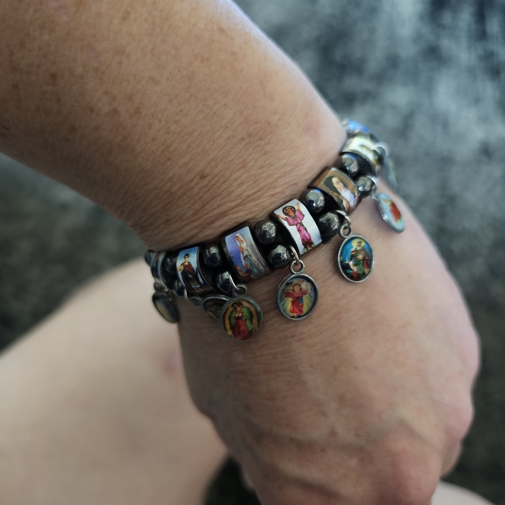 Catholic elastic Saints Charm bracelet. Metal Saints charms. 2 available.